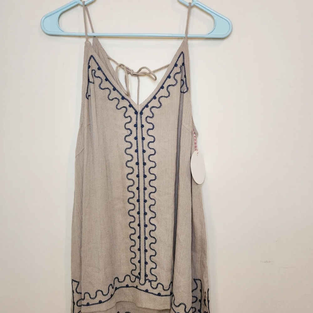 ☆ Umgee Tank Top Size Medium,  New